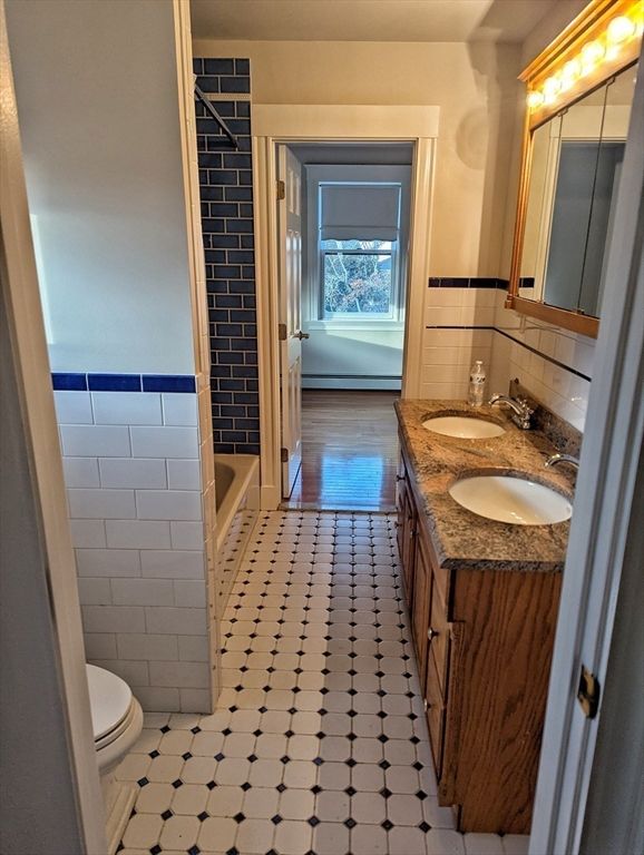 Bathroom, Dual Sink Vanities, Interior