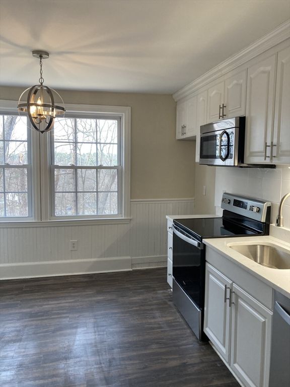 Interior, Kitchen, Pendant Lights, Wood Texture Flooring