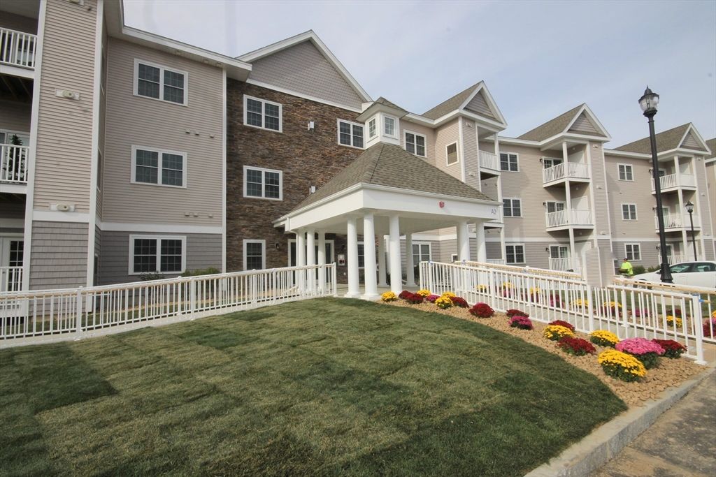 Backyard, Exterior, Facade, Rowhouse