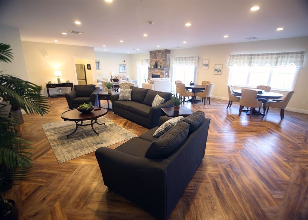 Dining room, Interior, Living room, Recessed Lighting, Wood Texture Flooring