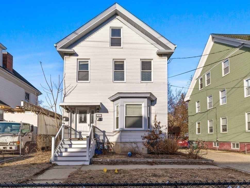 Exterior, Facade, Queen Anne Victorian