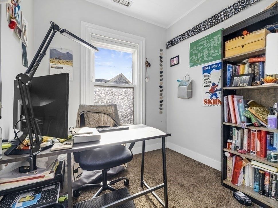 Home Office, Interior
