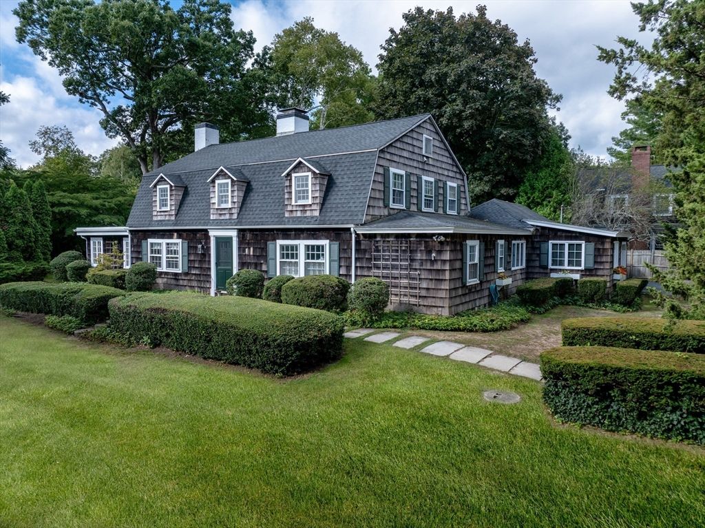 Backyard, Exterior, Facade, Cape Cod