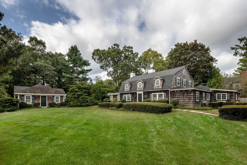 Backyard, Exterior, Facade, Cape Cod