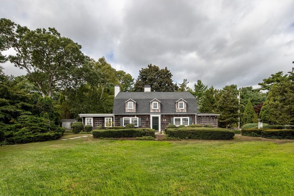 Backyard, Exterior, Facade, Cape Cod