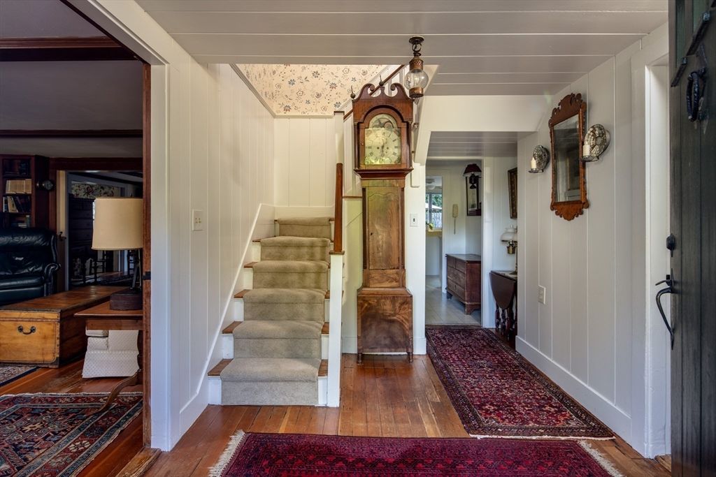 Chandelier, Interior, Wood Texture Flooring