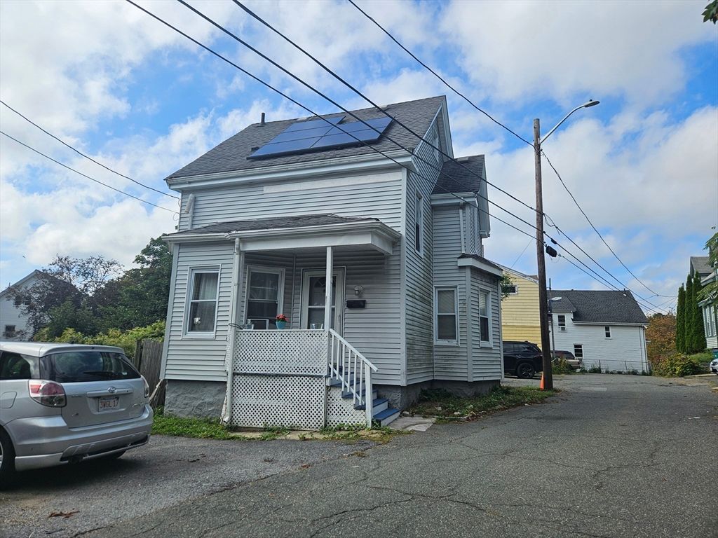 Exterior, Facade, Solar Panels, Queen Anne Victorian