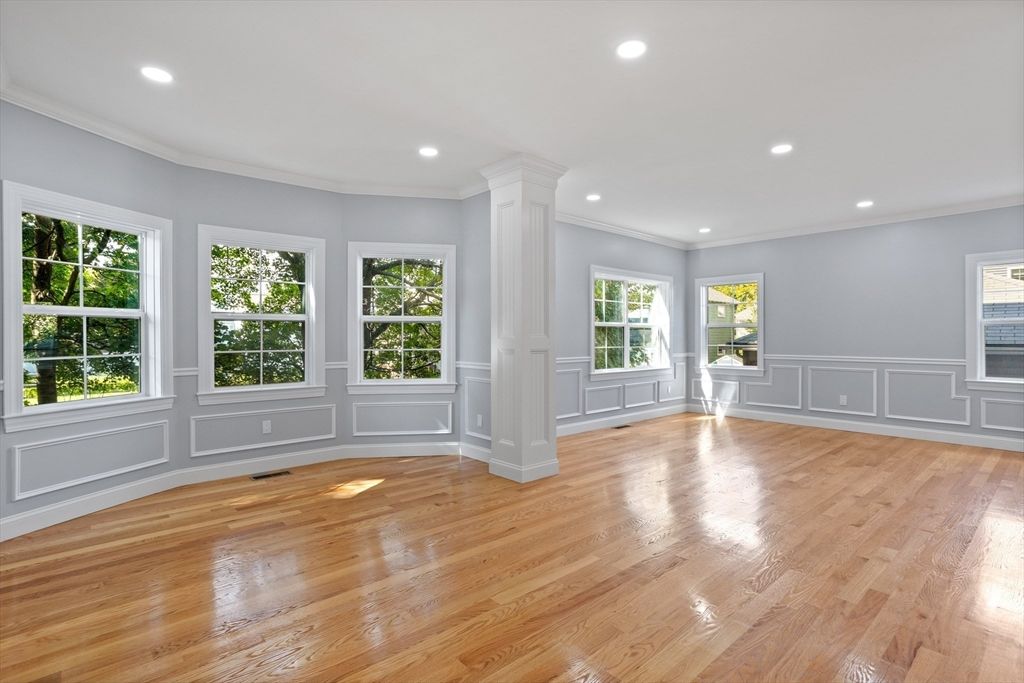 Empty room, Interior, Recessed Lighting, Wood Texture Flooring