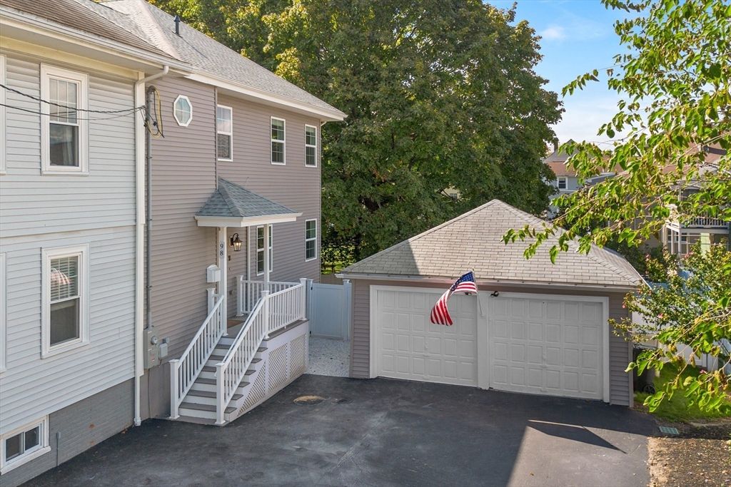 Detached Garage, Exterior