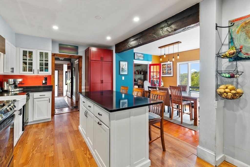 Dining room, Interior, Kitchen, Pendant Lights, Recessed Lighting, Wood Texture Flooring