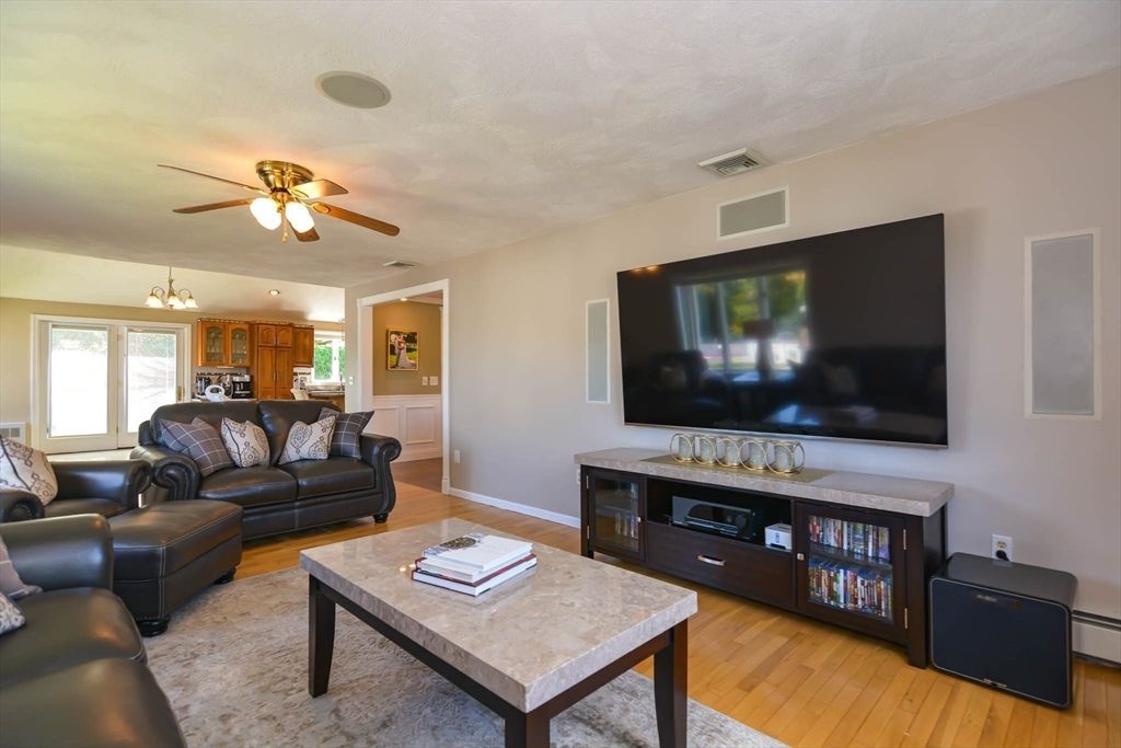 Chandelier, Interior, Kitchen, Living room, Wood Texture Flooring