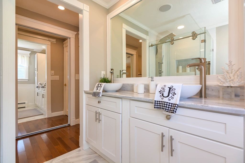 Bathroom, Interior, Recessed Lighting, Wood Texture Flooring