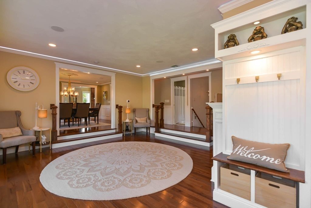 Chandelier, Dining room, Interior, Recessed Lighting, Wood Texture Flooring