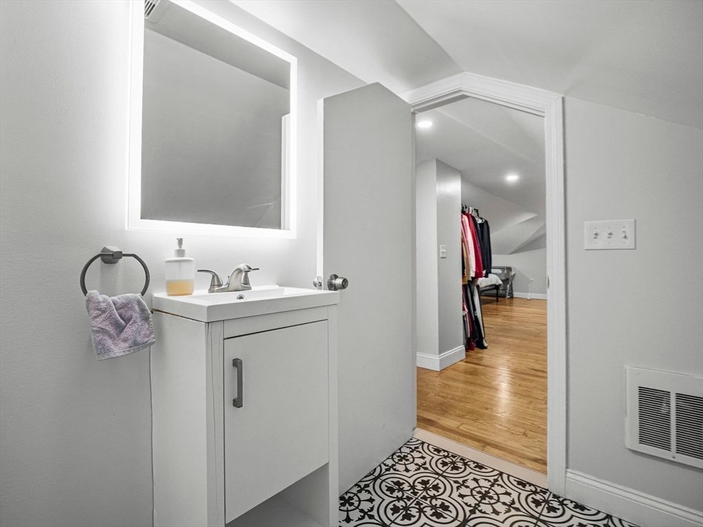 Bathroom, Interior, Recessed Lighting, Wood Texture Flooring