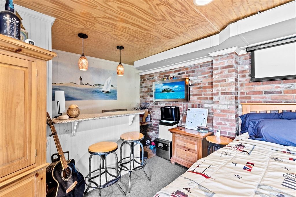 Interior, Pendant Lights, Stone Walls, Wooden Ceilings