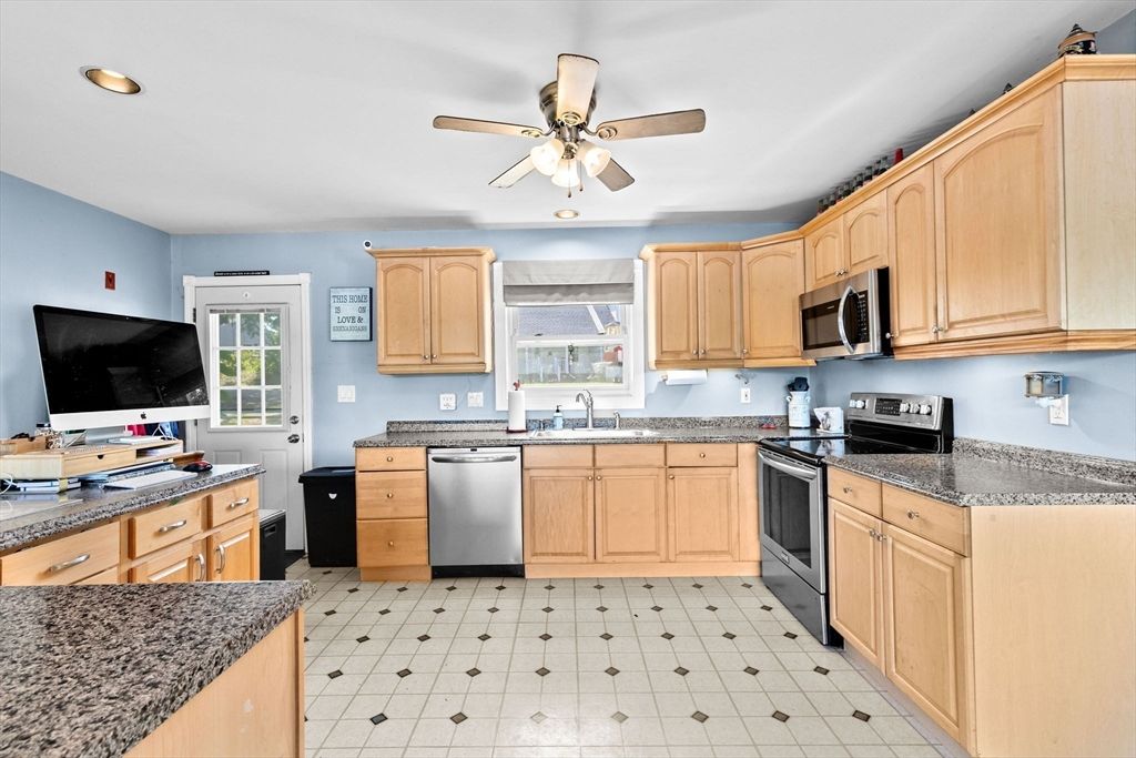Interior, Kitchen, Recessed Lighting