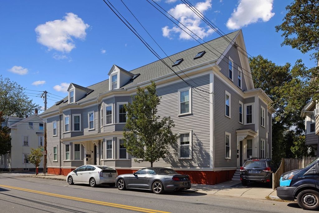 Exterior, Facade, Queen Anne Victorian