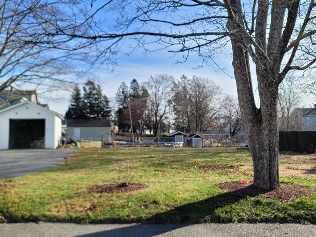Backyard, Detached Garage, Exterior