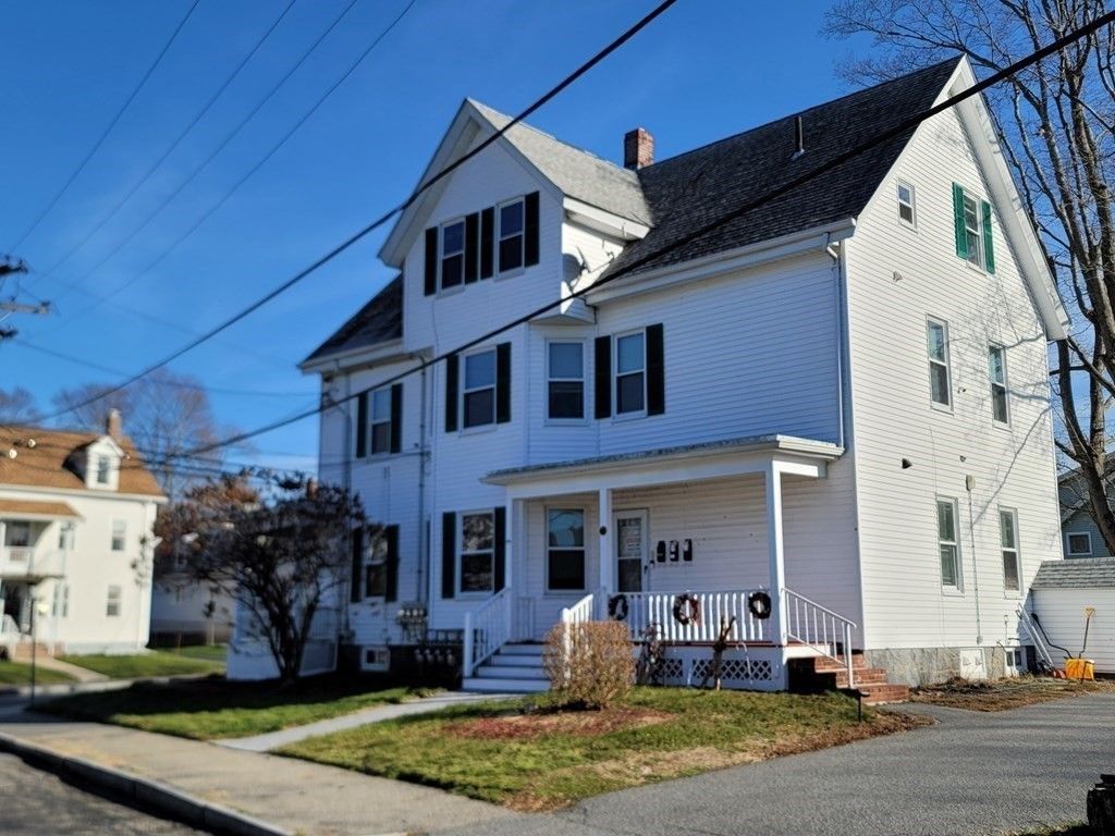 Exterior, Facade, Queen Anne Victorian