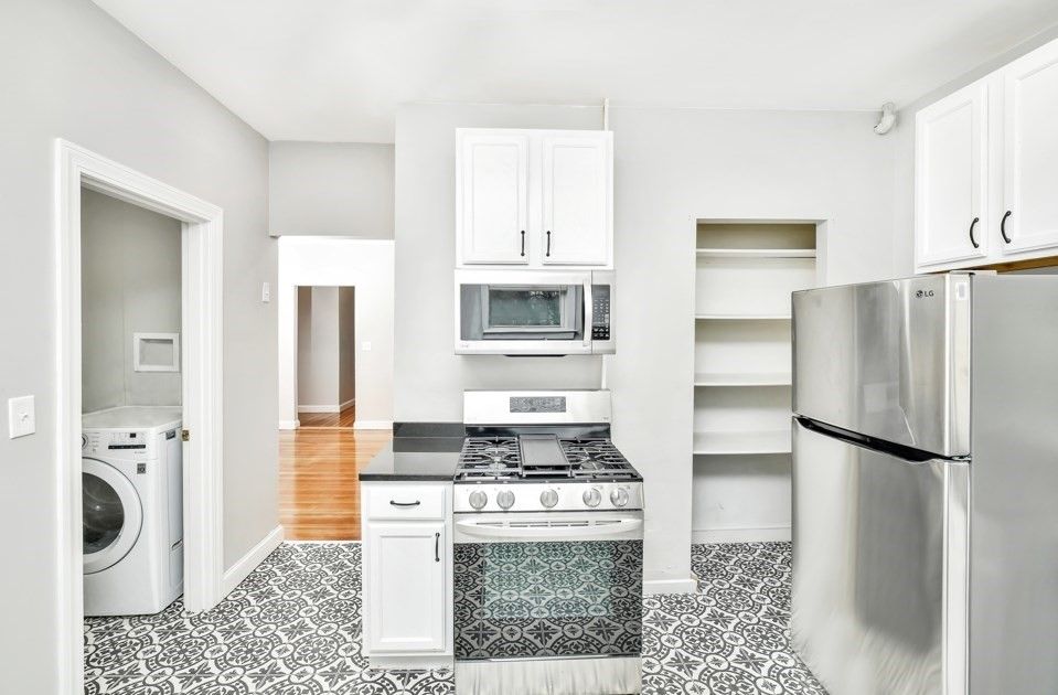 Interior, Kitchen, Washer, Wood Texture Flooring