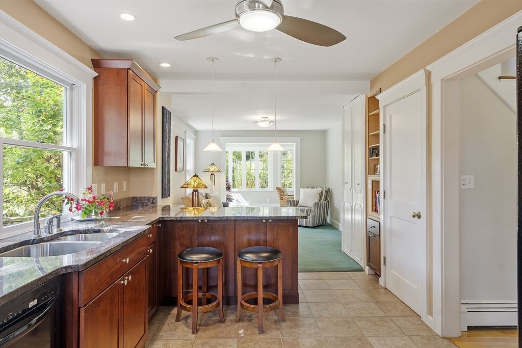 Dining room, Interior, Kitchen, Pendant Lights, Recessed Lighting