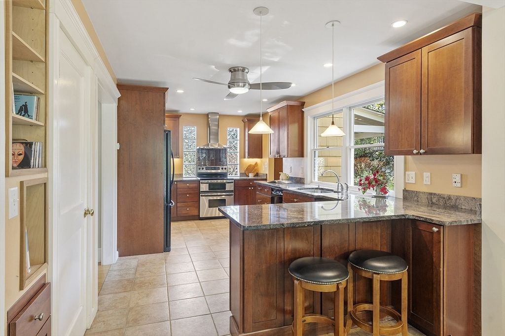 Interior, Kitchen, Pendant Lights, Recessed Lighting, Stainless Steel Appliances