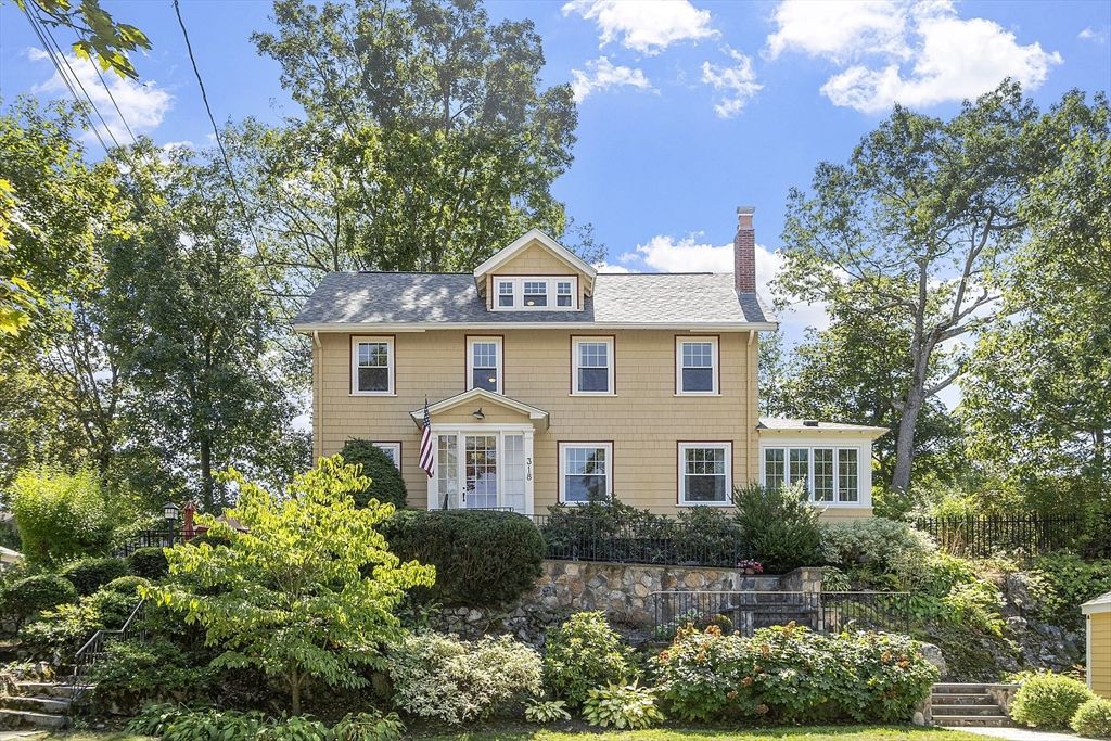 Exterior, Facade, Georgian