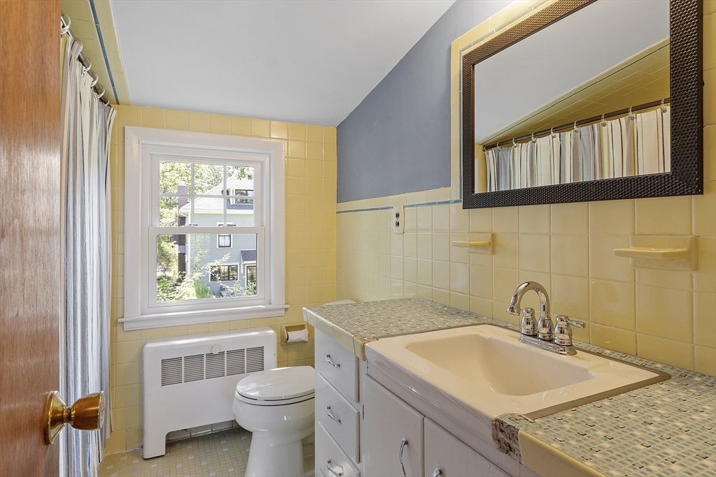 Bathroom, Interior, Tile Countertops