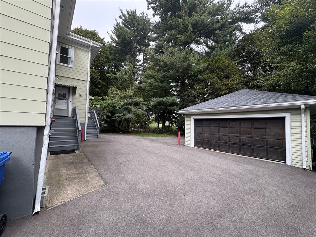 Detached Garage, Exterior
