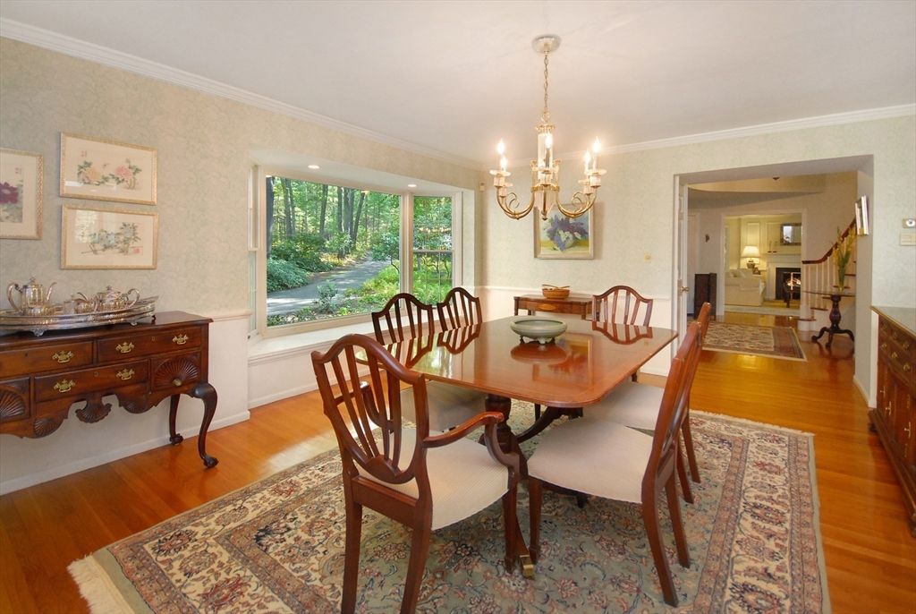 Chandelier, Dining room, Interior, Recessed Lighting, Wood Texture Flooring