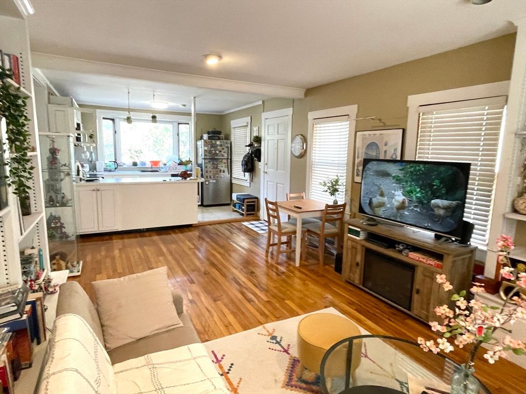 Dining room, Interior, Kitchen, Living room, Pendant Lights, Wood Texture Flooring