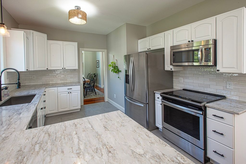 Interior, Kitchen, Marble, Stainless Steel Appliances