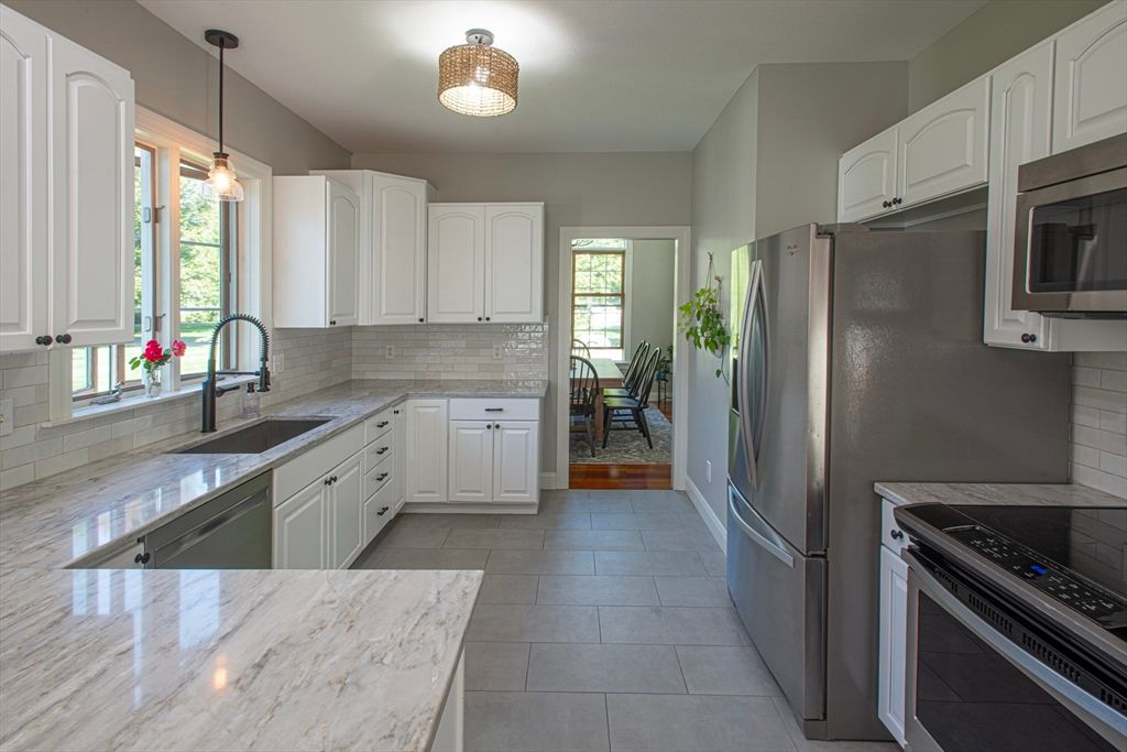 Interior, Kitchen, Pendant Lights, Stainless Steel Appliances