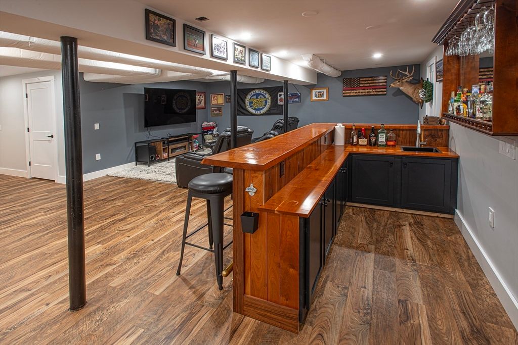 Interior, Recessed Lighting, Wood Texture Flooring