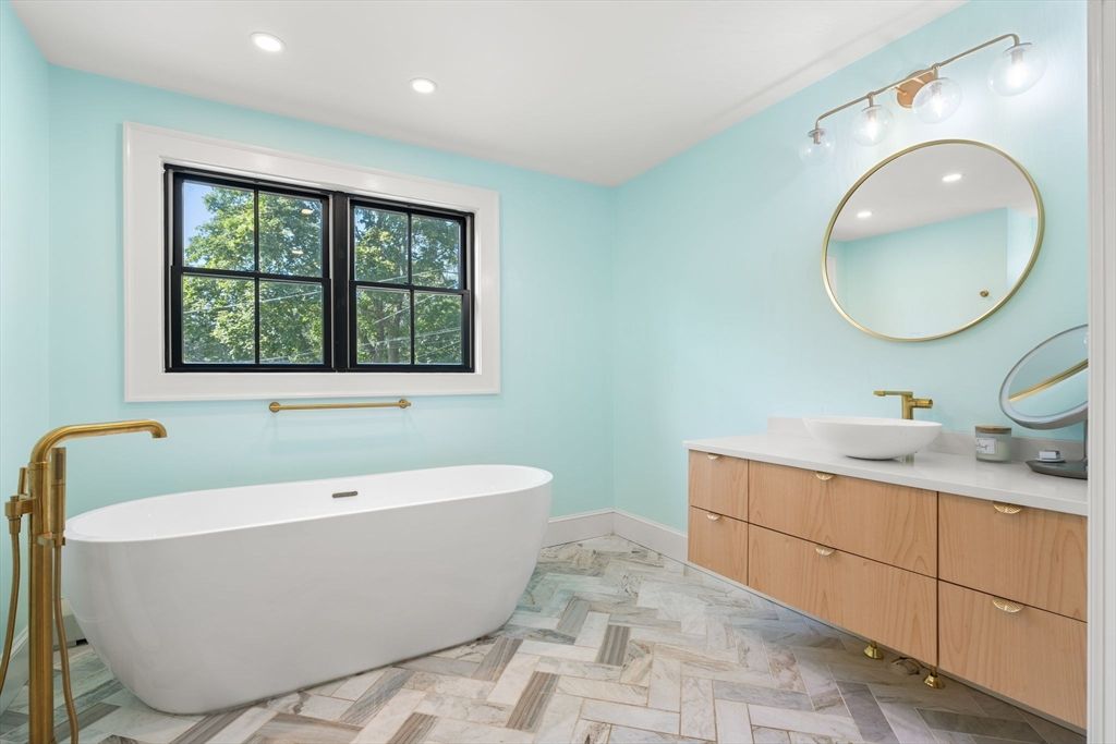 Bathroom, Dual Sink Vanities, Free Standing Baths, Interior, Marble, Recessed Lighting