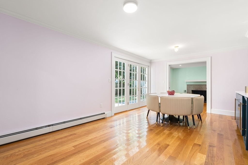 Dining room, Fireplace, Interior, Recessed Lighting, Wood Texture Flooring