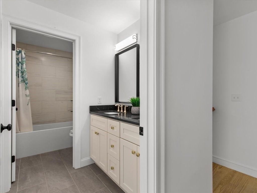 Bathroom, Dual Sink Vanities, Interior, Wood Texture Flooring