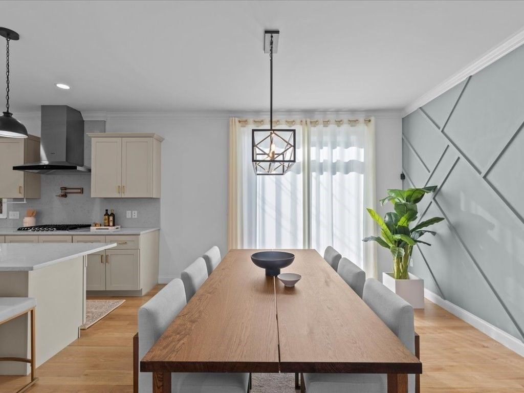 Dining room, Interior, Kitchen, Pendant Lights, Recessed Lighting, Wood Texture Flooring