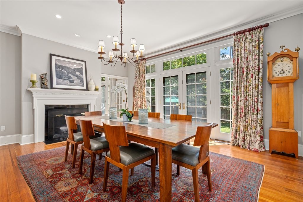 Chandelier, Dining room, Fireplace, Interior, Recessed Lighting, Wood Texture Flooring