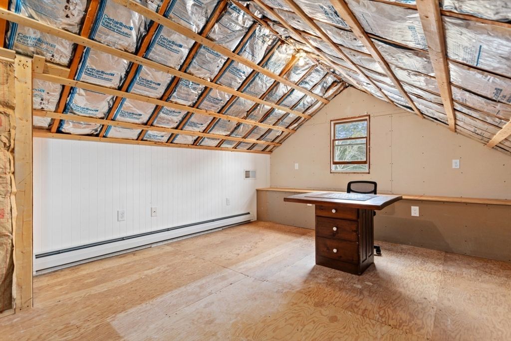 Empty room, Interior, Wooden Beams, Wood Texture Flooring