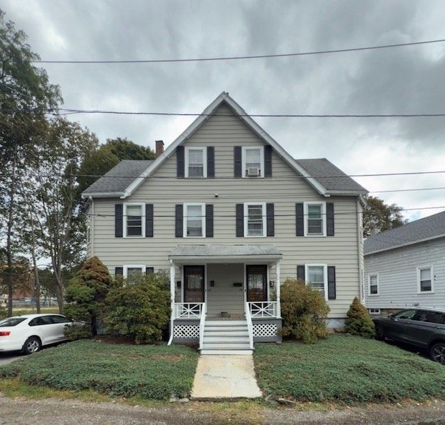 Exterior, Facade, Queen Anne Victorian