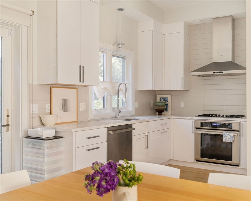 Interior, Kitchen, Pendant Lights, Stainless Steel Appliances
