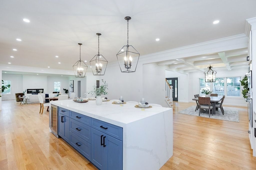 Dining room, Interior, Kitchen, Living room, Pendant Lights, Recessed Lighting, Wood Texture Flooring