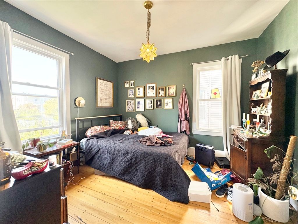 Bedroom, Interior, Pendant Lights, Wood Texture Flooring