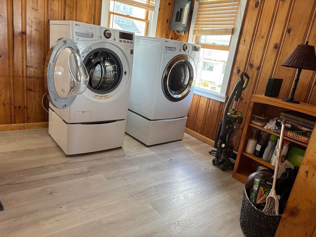 Interior, Washer, Wood Texture Flooring, Wooden Walls