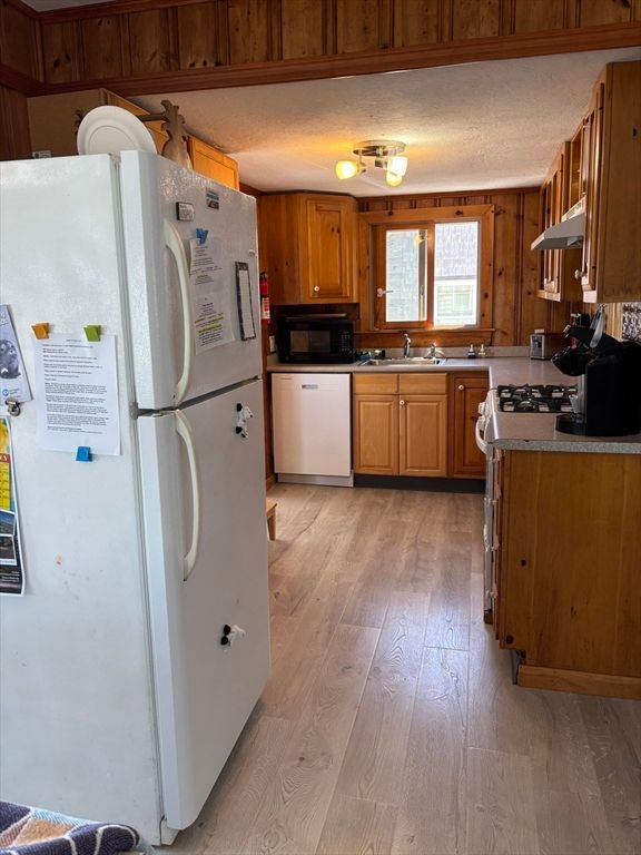 Interior, Kitchen, Wood Texture Flooring