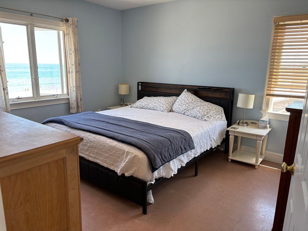 Bedroom, Interior, Water