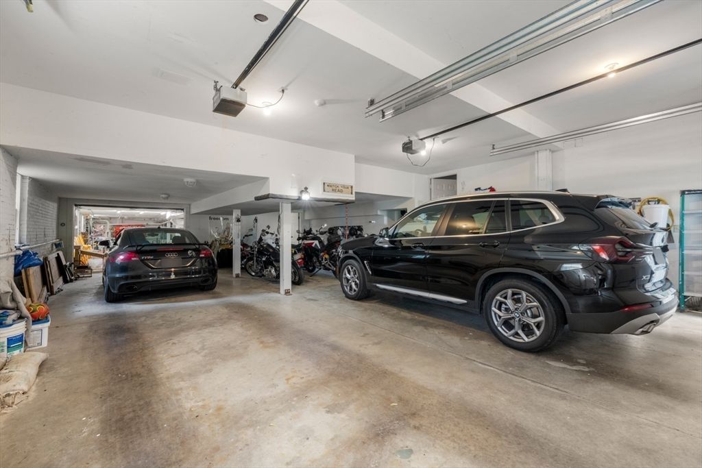 Garage, Interior