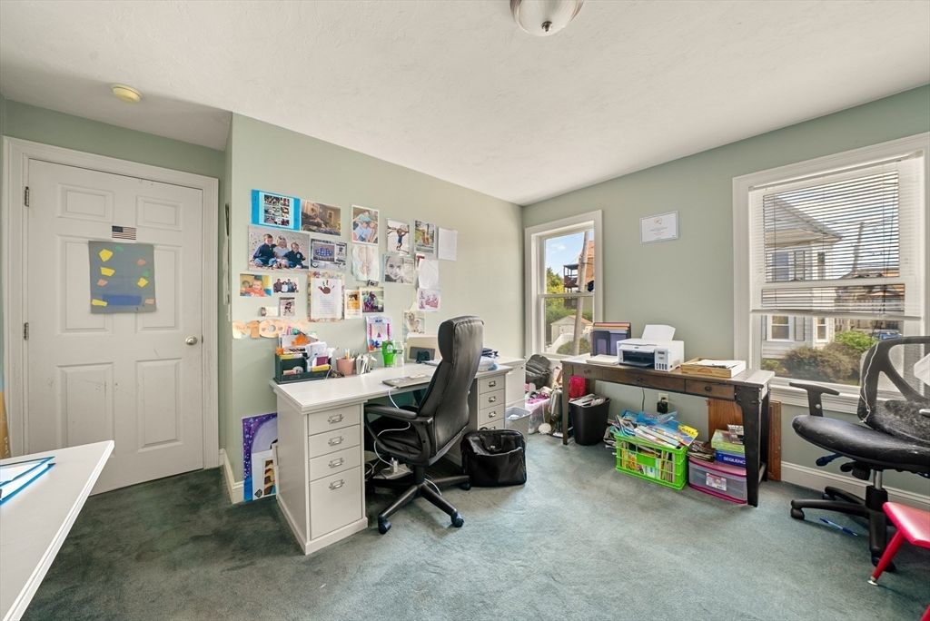 Home Office, Interior