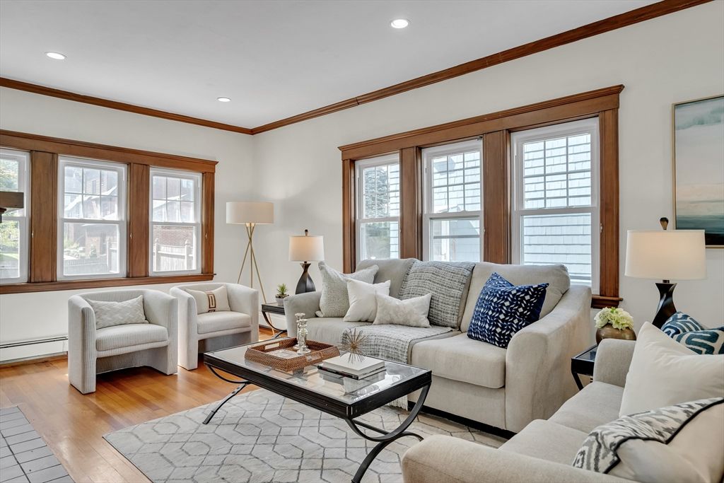 Interior, Living room, Recessed Lighting, Wood Texture Flooring